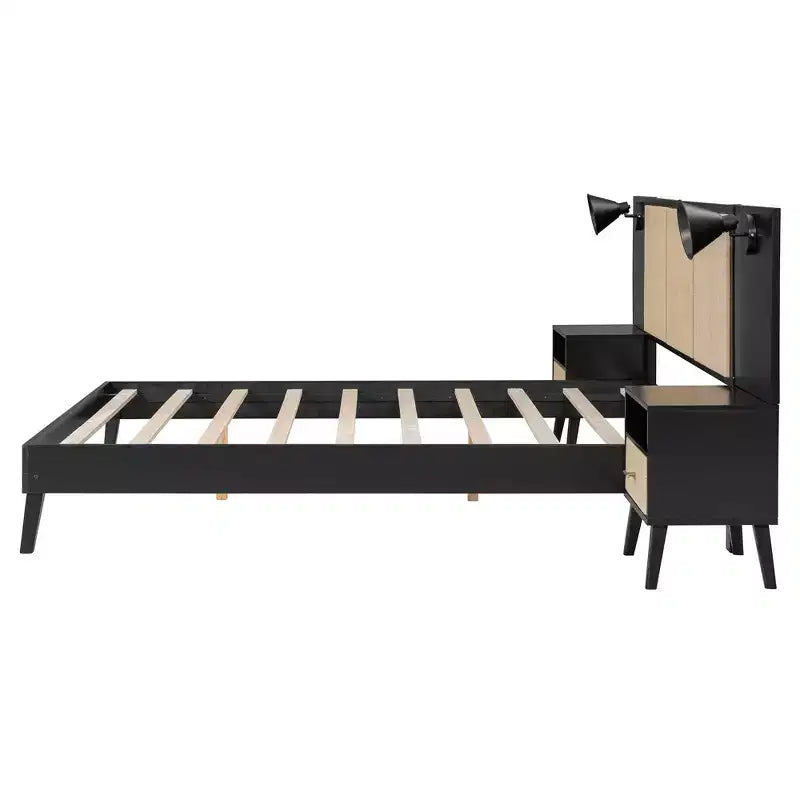 Cadre de lit Queen Size en bois massif avec 2 tables de chevet, lit plateforme élégant en rotin et bois combiné avec lampes - ModernLuxe