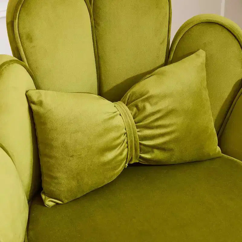 Fauteuil d'appoint en velours avec oreillers