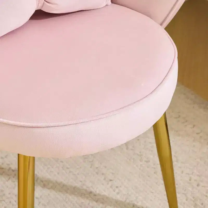 Fauteuil d'appoint en velours avec oreillers