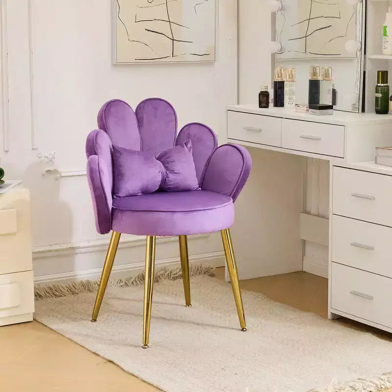 Fauteuil d'appoint en velours avec oreillers