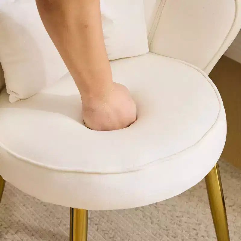 Fauteuil d'appoint en velours avec oreillers