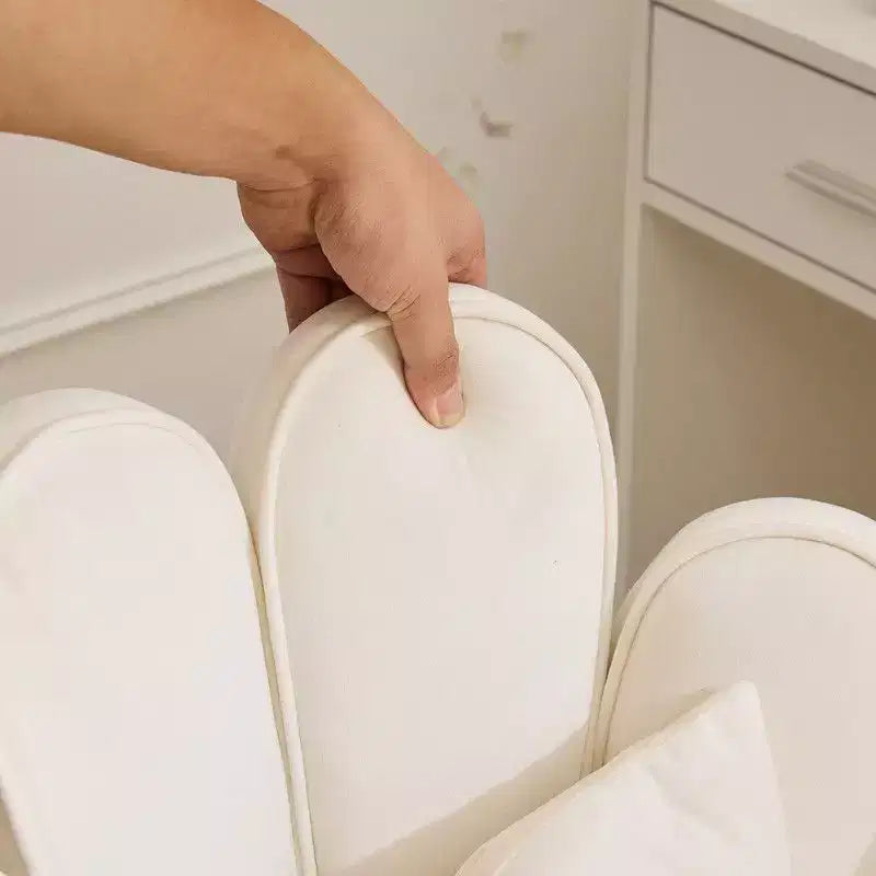 Fauteuil d'appoint en velours avec oreillers