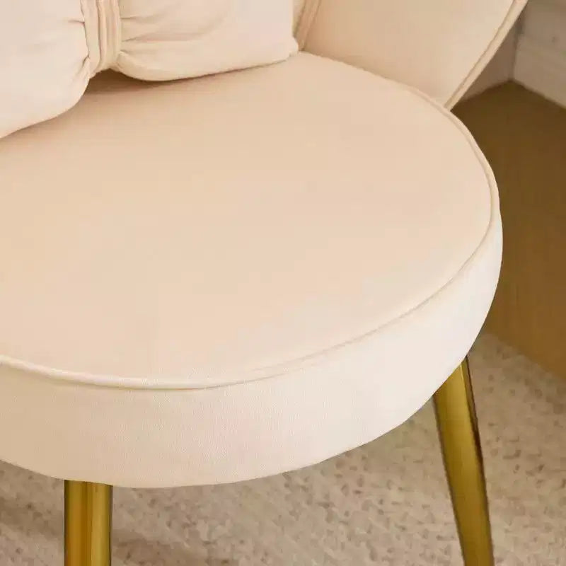 Fauteuil d'appoint en velours avec oreillers