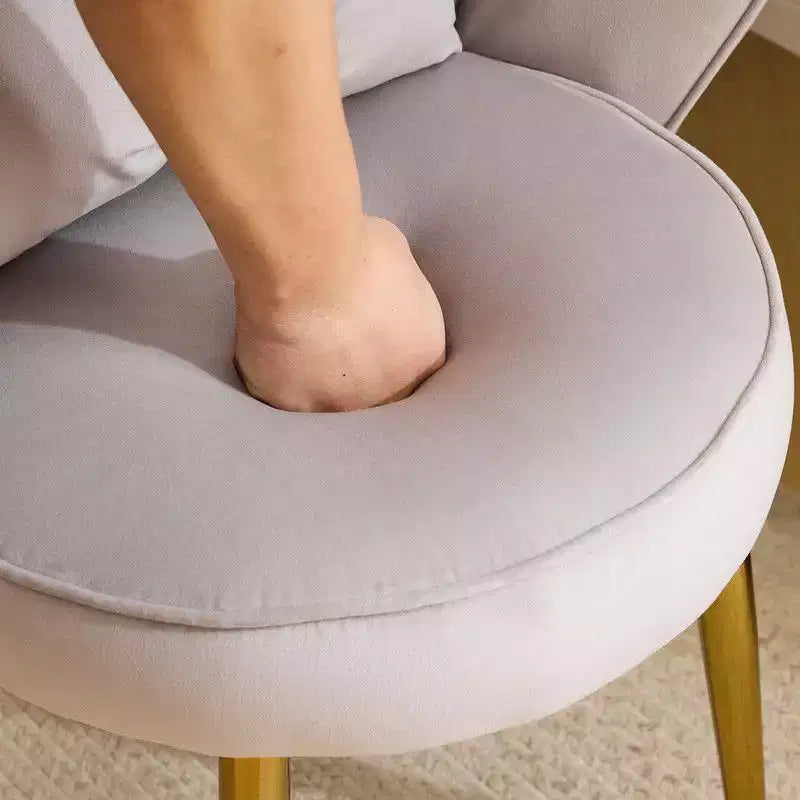 Fauteuil d'appoint en velours avec oreillers