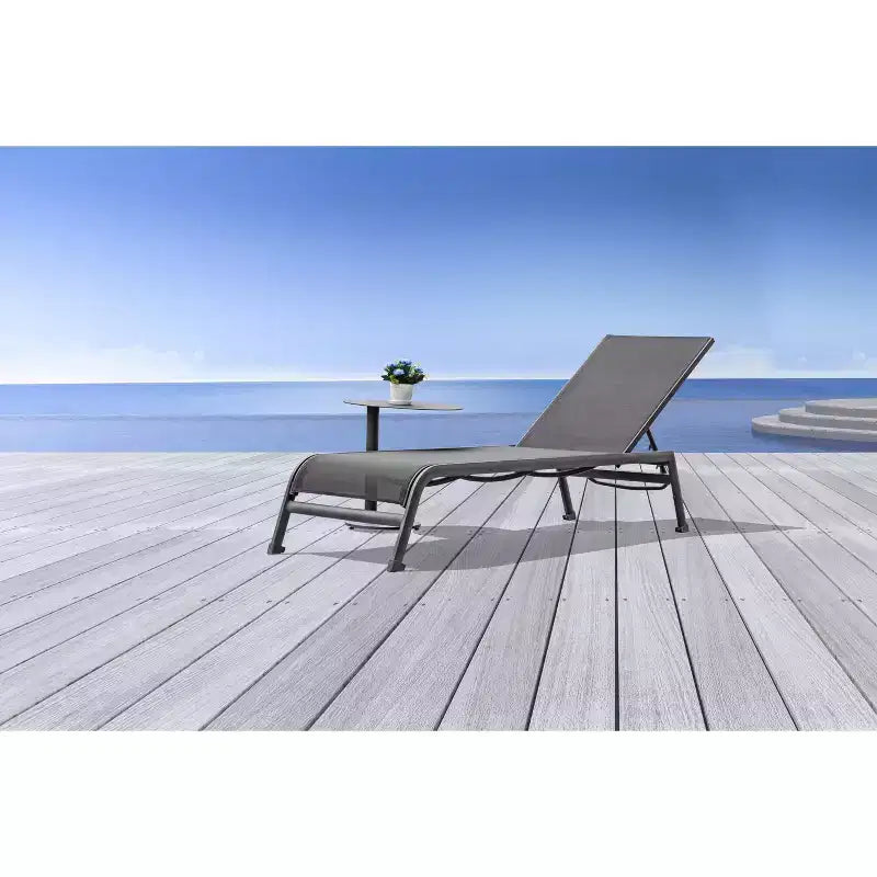 HomeStock 45 in.H Silver Color Round Aluminum Table Top End Table 1 -piece