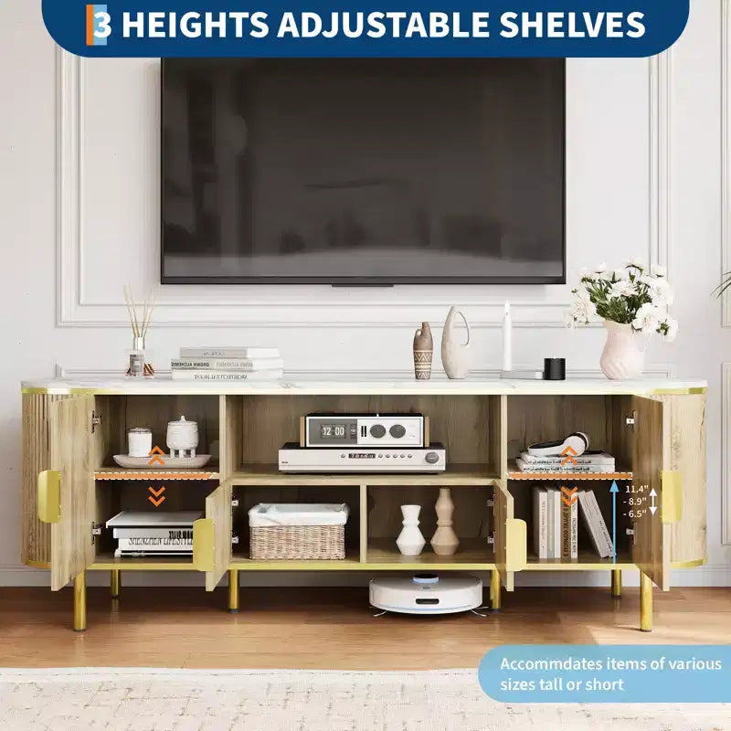 Meuble TV cannelé de 70 po avec plateau en faux marbre, Centre de divertissement pour téléviseurs jusqu'à 80 pouces, Console média en bois avec portes coulissantes à profil incurvé