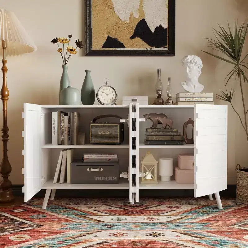Table d'appoint latérale blanche à porte texturée avec étagères réglables : Armoire de rangement autonome de style nordique pour salon et et entrée