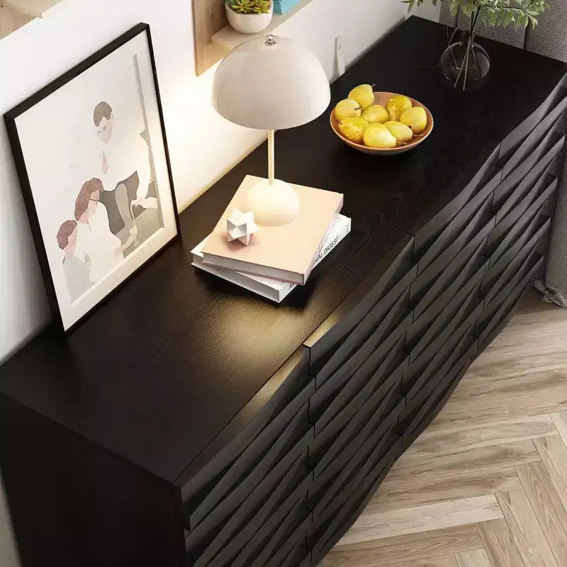 Table d'appoint latérale blanche à porte texturée avec étagères réglables : Armoire de rangement autonome de style nordique pour salon et et entrée