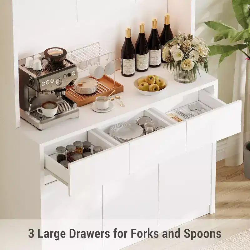 71" Armoire de cuisine haute avec étagères et portes réglables, étagère pour micro-ondes, bar à café avec lumières LED et station de recharge, pour salon