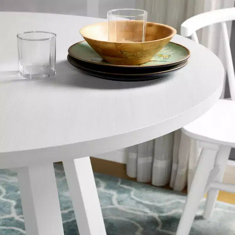 Ensemble de salle à manger 5 pièces en bois Edo de Roundhill Furniture, table de salle à manger à tréteaux avec 4 chaises Windsor, blanc