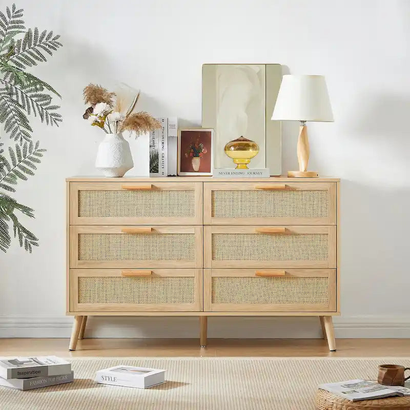 Commode de chambre à façades en rotin